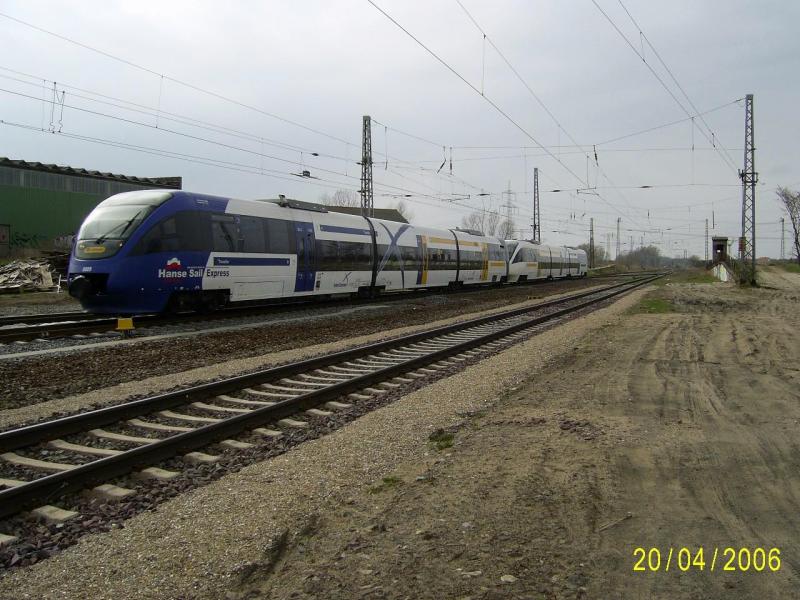 Interconnex aus Rostock Hbf kommend auf dem Weg nach Gera Hbf kurz vor der durchfhrt Gstrow. TW 0009 und 0007. 