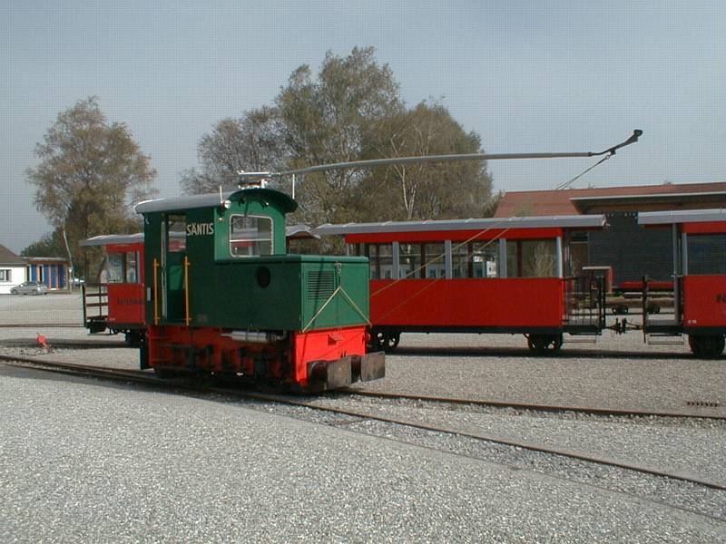 Internationale Rheinregulierung(IRR)Dienstbahn Dieselelektrische Lok  Sntis  am 12.10.01 auf dem Werkhof