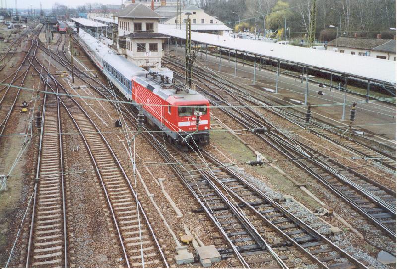Interregio 2271 verlsst den Bahnhof Riesa in Richtung Chemnitz Hbf.