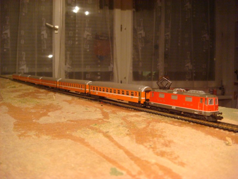 Inventar Spur N: Mein erste Lok im Massstab 1:160 Die Re 4/4 II 11123 von Minitrix.Hier habe ich ein Zug aus Trix-Altwagen der SBB zusammengestellt.
