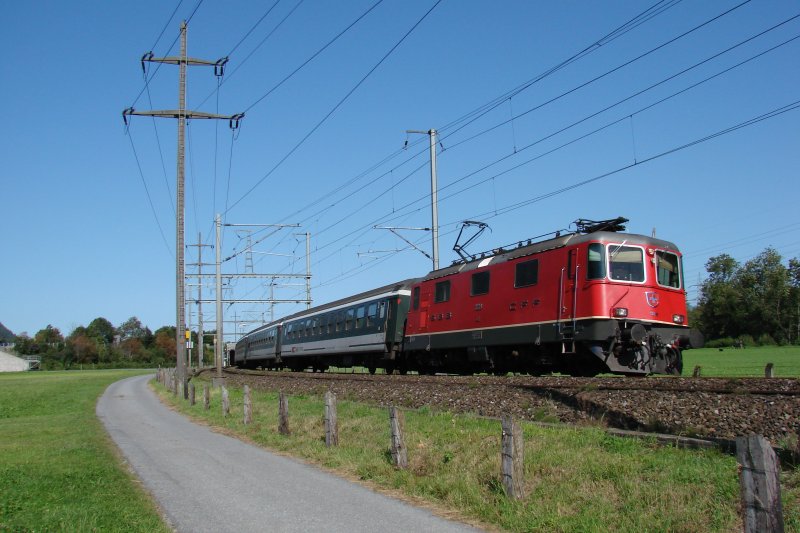 IR 1769 Basel SBB - Chur am 06.09.2009 zwischen Bilten und Ziegelbrcke.
