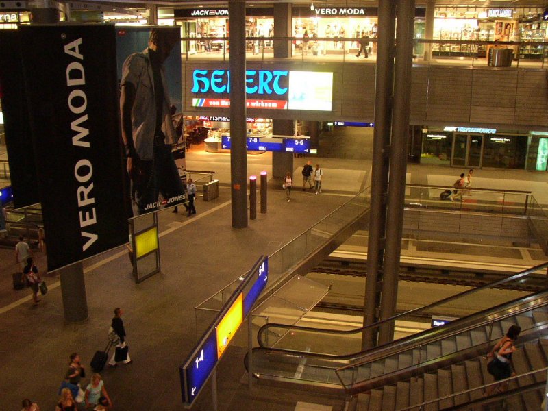 Irgendwo im Berliner Hauptbahnhof am Abend des 22.07.06