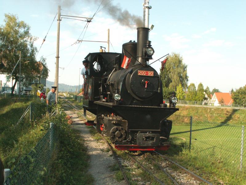 IRR Lok  Liesl  (Maffei 1920) hier beim umsetzen in Lustenau- Wiesenrain.Von hier aus fhrt der Zug ber den Rhein (Strassenbrcke mit Tramschienen)auf die Schweizer Seite (Widnau/SG)25.09.05