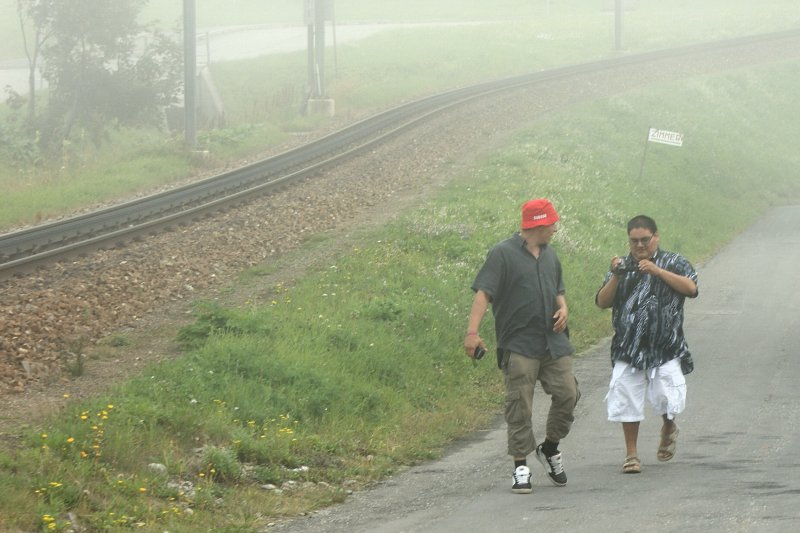Ist die Videoaufnahme gelungen? Lukas und Stefan �berpr�fen interessiert das Resultat.
(22.08.2009)