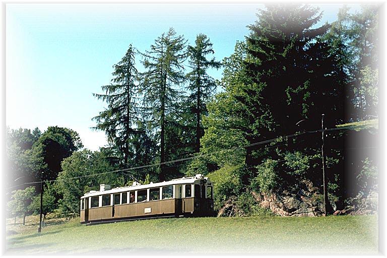 Italien/Sdtirol, Ein Alioth Triebwagen auf der Fahrt nach Klobenstein/Collalbo (1985)