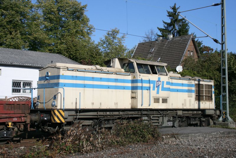 ITB 1101 vor einem Bauzug in Ratingen Ost.
26.9.2009