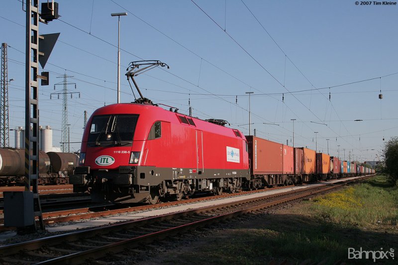 ITL 1116 238 am 04.05.2007 in Hamburg Hohe Schaar.