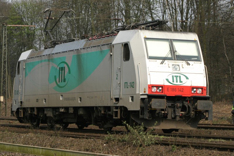 ITL 142 am 6.4.09 in Duisburg-Neudorf