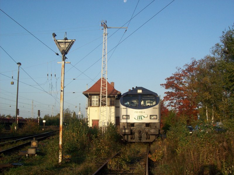 ITL Blue Tiger 250 006-4 in der Morgensonne in BSKL(Schwarzkolm)Abgesellt beim Fdl(B2)