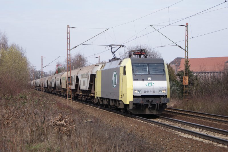 ITL ES 64 F4-901 mit Getreidezug (?) in Limmer am 21.03.2009