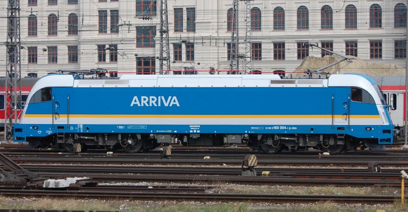 Jetzt hab ich alle vier: Der letzte fr ARRIVA bestimmte Taurus 183 004 im Vorfeld des Mnchner Hbfs. (Sept.2008).