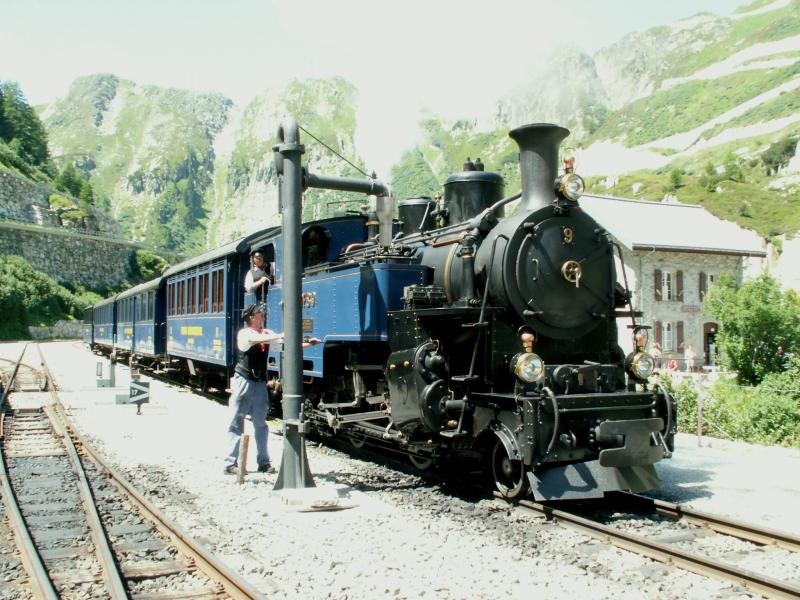 Jetzt ist Wasser nehmen ist angesagt.Gletsch 14.07.05