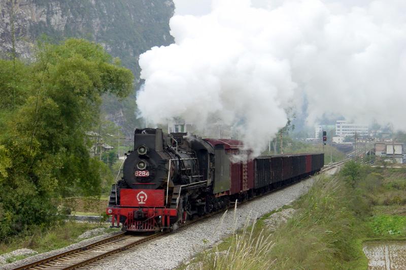 JS 8284 bei Hechi, Dezember 2002