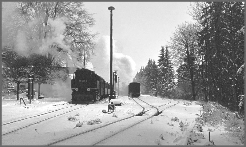 Kalt und ruhig ist es an diesem Dezembermorgen unmittelbar nach der Wende im Bahnhof Drei Annen Hohne. (Archiv 12/90)