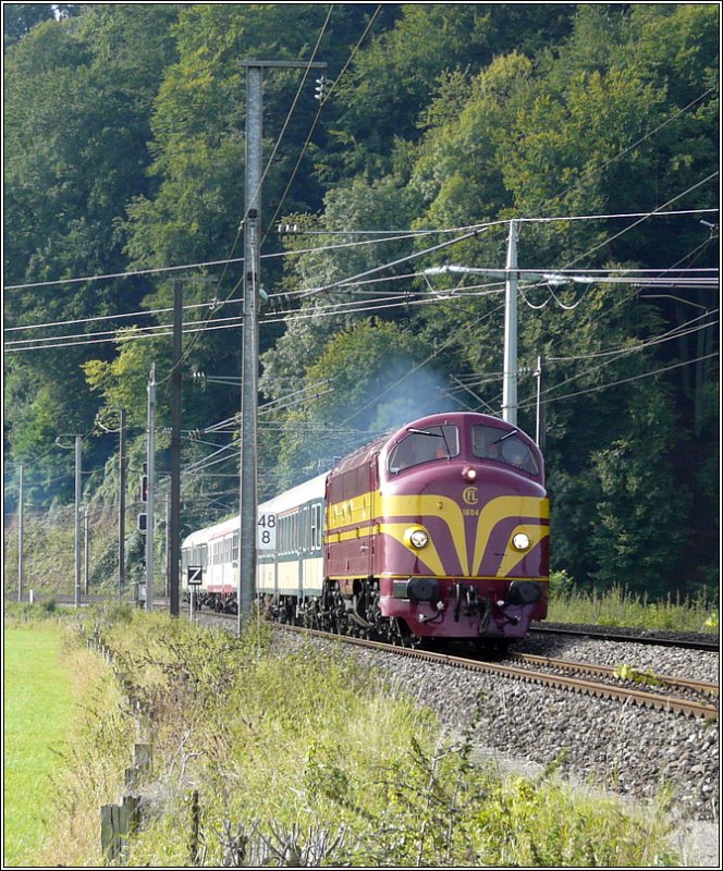 Kartoffelkfer 1604  dieselt  mit Wegmnnern zwischen Ettelbrck und Erpeldange anlsslich des  Luxembourg Classic Transport Day  am 21.09.08. (Jeanny).  Video freigeschaltet.