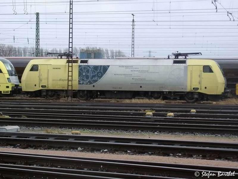 Kategorie: Deutschland / Unternehmen / Boxxpress oder Deutschland / Unternehmen / TXLogistics.
ES64F - 902 (vgl. DB Baureihe 152) mit Eigenwerbung fr Siemens Dispoloks fhrt fr Boxxpress. Hier wartet sie in Hamburg Waltershof, Betriebsbahnhof Burchardkai auf den nchsten Zug nach Mnchen. Boxxpress gehrt zu TXLogistics.