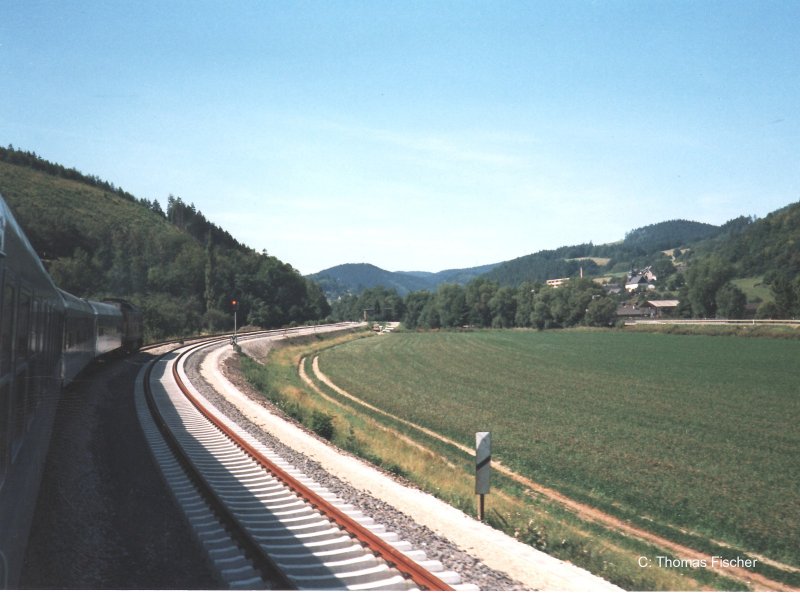 Kbs 840  zwischen Probstzella und Saalfeld . Wiederherstellung des 2 Gleises aber noch ohne Fahrleitung ca 1992 ?