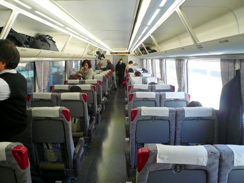 KIHA 283: Das Innere des Zusatzmodul-Endwagens KIHA 283-11. 19.Februar 2009. SEKISHÔ-LINIE/NEMURO-HAUPTLINIE 