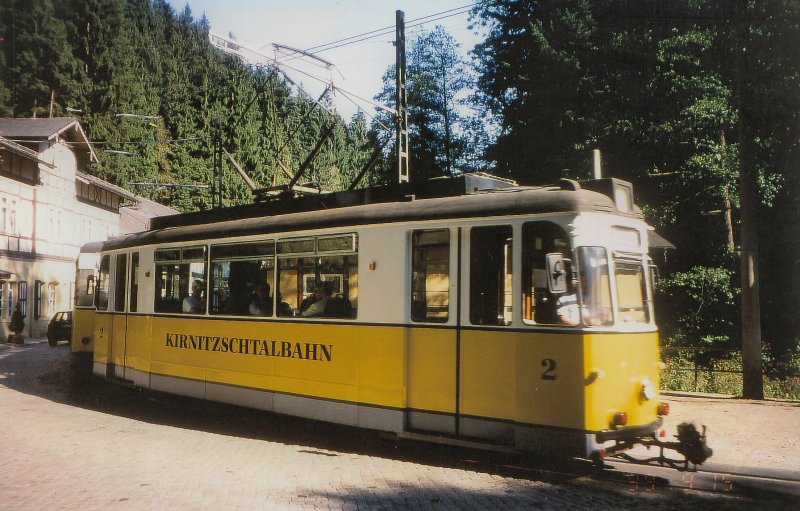 Kirnitzschtalbahn Bad Schandau, Triebwagen 2 verlt gerade die Endhaltestelle Lichtenhainer Wasserfall zur Rckfahrt nach Bad Schandau, Aufnahme von 1999