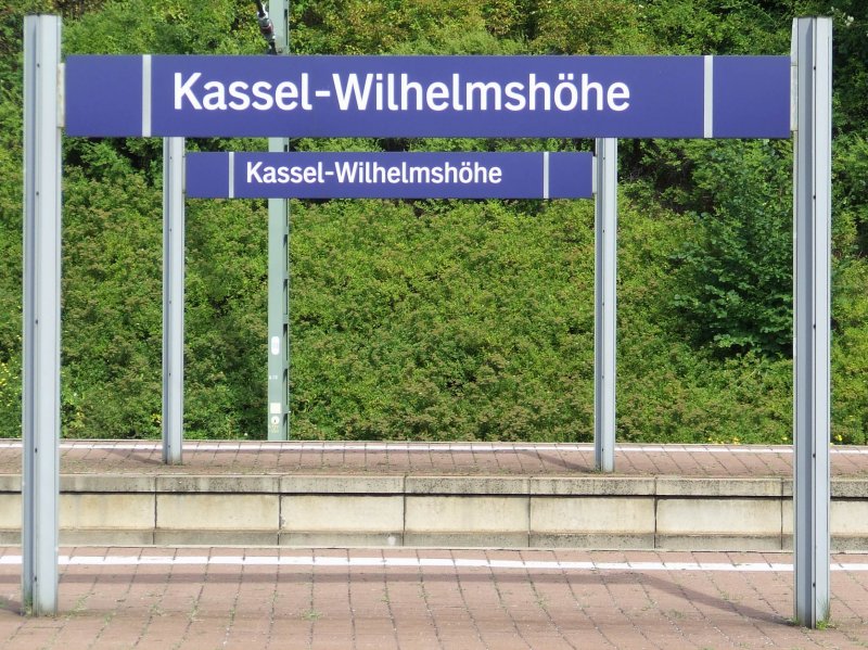 Kleine fotografische Spielerei im Bahnhof Kassel-Wilhelmshhe am 07.08.2008.