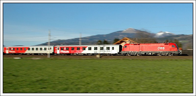 Kleine Spielerei mit geringer Verschlusszeit, diesmal als Mitzieher: REX 1512  PFISTERER Sicherheitsfenster  von Salzburg Hbf. nach Innsbruck Hbf, aufgenommen am 6.4.2007 nchst Kuchl.