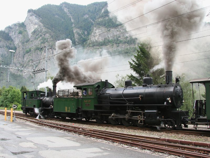Kleiner Zwischenhalt in Rothenbrunnen zwecks Zugkreuzung am 10.06.2007.