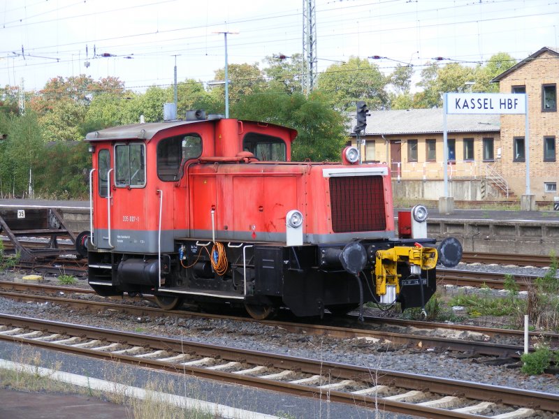 Kleinlok 335 007 aus Mannheim am 12.09.2009 in Kassel Hbf.