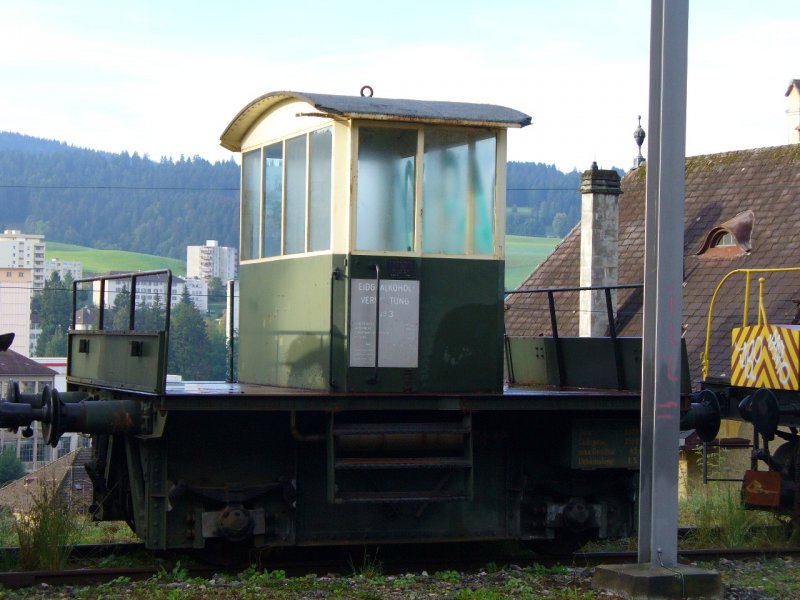 Kleinlok der Eidgenssischen Alkoholverwaltung Lok Nr .3 Abgestellt in Le Locle ..  Bild vom 07.09.2007