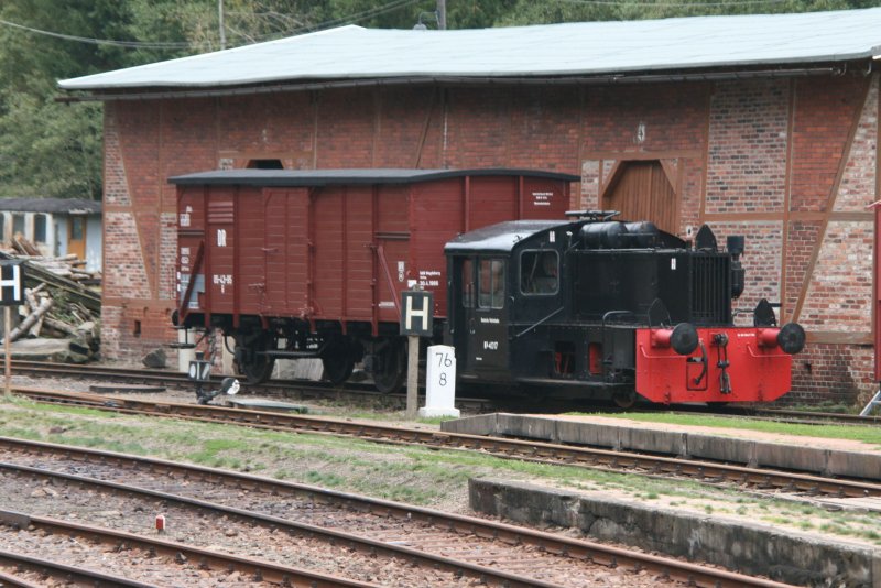 K 4017 wird wohl morgen anlsslich des 3.Wcd Festivals im Rangierdienst zum Einsatz kommen.Schnheide Sd 02.10.09. 