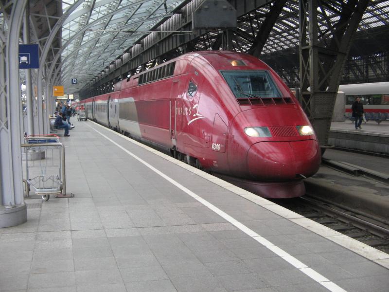 Kln Hbf: abfahrtbereiter Thalys THA9460 am 14.05.2005 (18.10 Uhr) zur Weiterfahrt nach Paris ber Aachen. 