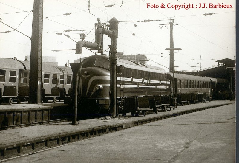 K�ln Hbf. - SNCB  BR 204.008 (sp�ter BR54) mit einem D-Zug aus Oostende und Br�ssel. Diese Lokomotiven waren auf den Linien Br�ssel-Amsterdam und Br�ssel-Paris (Doppeltraktion) auch in Betrieb. Mai 1966, kurz vor dem elektrischen Betrieb zwischen L�ttich und Aachen.  Foto und Copyricht : J.J. Barbieux