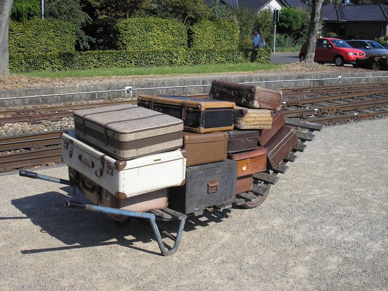 Kofferkarre im Bahnhof Schierwaldenrath