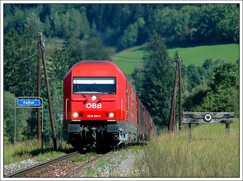 Konzentriert haben wir uns bei unsere Fototour am 13.9.2007 rein auf die BR 2143. In Kathal kam uns allerdings ein 2016er Tandem vor die Linse. 2016 094 und 2016 081 mit dem G 56555 bei der Durchfahrt der aufgelassenen Haltestelle Kathal.
