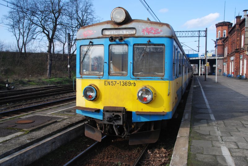 KOSTRZYN nad Odrą (Woiwodschaft Lebus), 25.03.2009, EN57-1369rb nach Kamień Pomorskie