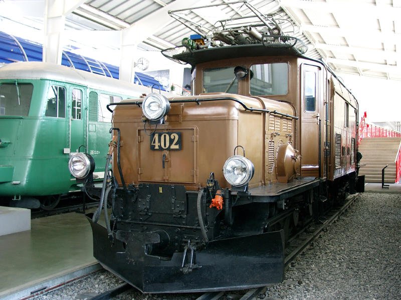  Krokodil  Ge 6/6 I 402 im Verkehrshaus der Schweiz in Luzern am 4.08.2005.