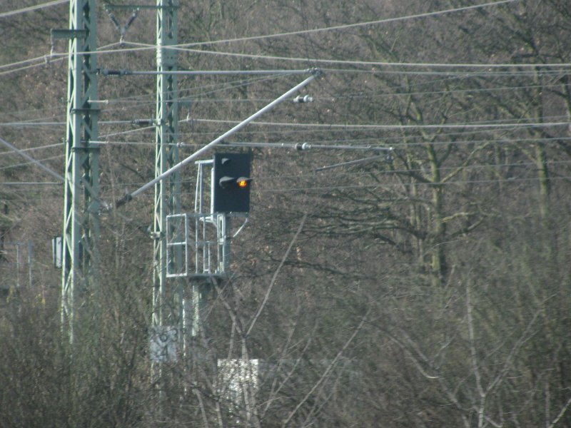 Ks-Vorsignal auf der SFS Kln-Rhein-Main kurz nach dem Frankfurter Fernbahnhof.