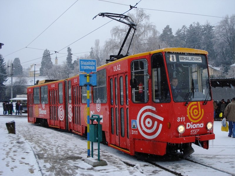 KT4 als Linie 8 auf der Endstation Mihaljevac.