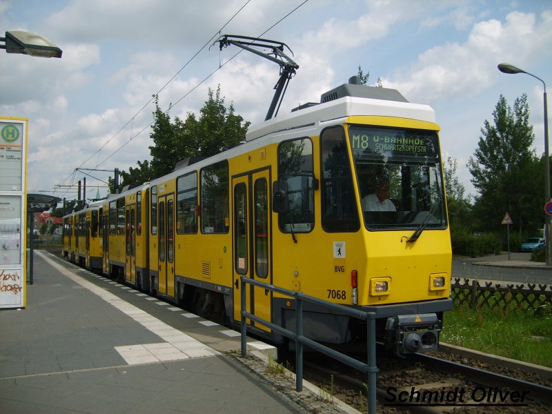 KT4DT 7068,7070 der Berliner Verkehrsbetriebe (BVG) in Ahrensfelde am 11.07.07