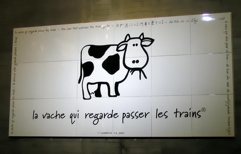 Kunst oder Werbung (?) oder beides fotografiert im Bahnhof Bruxelles Midi am 03.02.06.