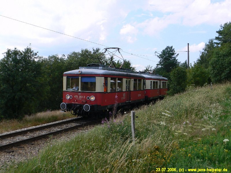 Kurz hinter Lichtenhain auf dem Weg nach Cursdorf 479 201 und 203 (fhrend). Foto: 23.07.2006