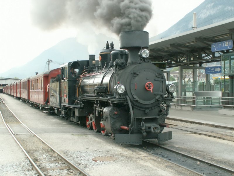 Kurz vor der Abfahrt des Zuges durch das Zillertal nach Mayrhofen.Jenbach,19.09.06