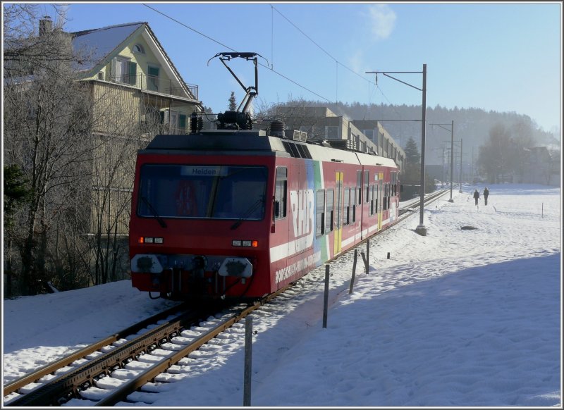 Kurz vor Heiden stsst der BDeh 3/6 25 durch die Nebeldecke und alle Passagiere machen aah und ooh. (25.12.2007)