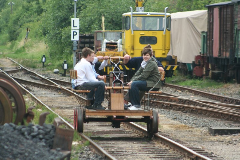 Kurze Drasinenfahrt auf dem Gelnder der VVM am 28.6.2008 in Schnberg-Strand.
