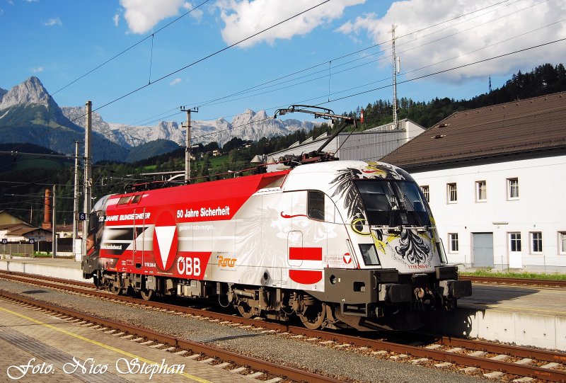 Kurze Zeit spter kam dann der Bundesheer-Taurus nach vorne rangiert und Er wurde erstmal ausgiebig fotografiert,hier eine der vielen Aufnahmen davon,bei bester Alpensonne (sterreichurlaub 16.08.09)