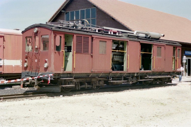 La Traction - Gem 4/4 122 ex SZB/RBS am 24.06.2006 Tag der offen Tr in Pr Petitjean 