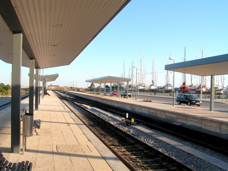 LAGOS (Distrikt Faro/Concelho Lagos), 31.01.2005, Blick auf die Bahnsteige