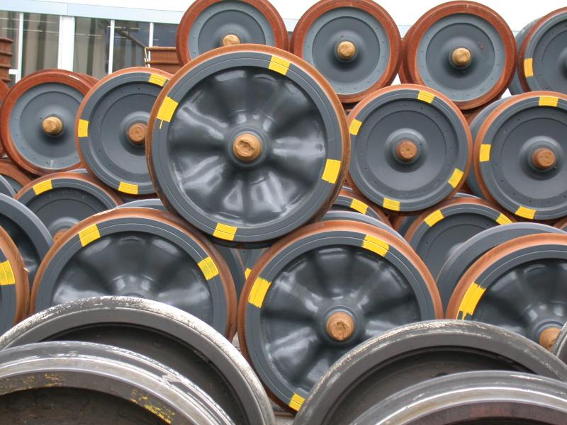 Landquart (17.04.2004) Neues Achsenlager in der Hauptwerksttte der RhB.