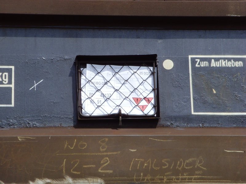 Laufzettel an einem SBB Cargo Gterwagen der in Richtung Freiburg Gbf unterwegs war. 28.07.07