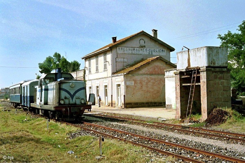 LDe 607 ist fertig zur Rckfahrt von Tresnuraghes nach Macomer (12. September 1989).