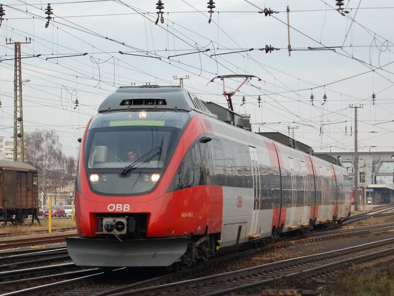 Leerfahrt mit dem 4024 015
am 01.12.2007 in Wels.